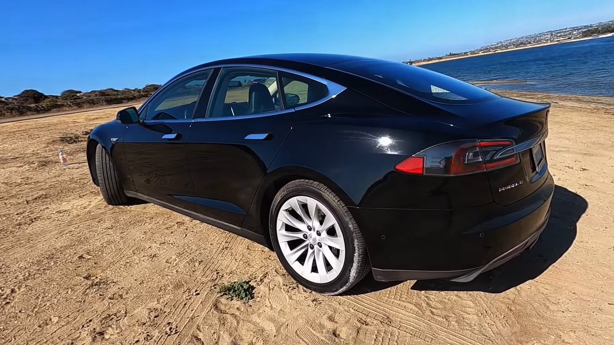 424,000+ miles on this Tesla Model S

Major services needed: 1 battery replacement

Original range: 240 miles
Current range: 180-200

Not bad

thedrive.com/tech/43592/her…