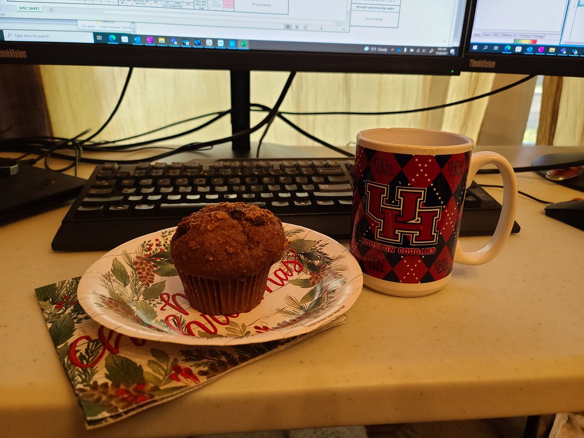 txslpsoliz2's tweet photo. Working today but ready for my UH Coogs to take on Auburn in the Birmingham Bowl 2021
@UHCougarFB
#3rdWardCoogs https://t.co/HFe8w1EL81