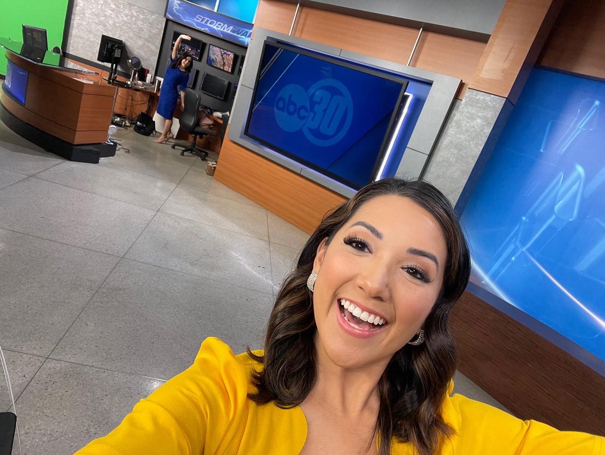 VanessaABC30's tweet photo. WARRIOR WOMEN OR WARRIORS FANS?! Why not both!! Loved co anchoring another edition of BAY-M Live with my girl @AAguilarTV !! @ABC30 #Warriors #gswhoops #centralvalley #bayarea https://t.co/yj9XornH5F