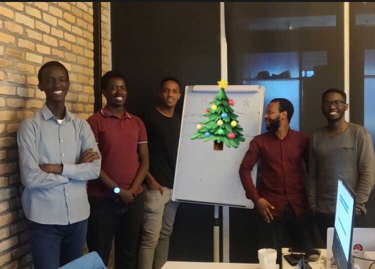 ProductLamp's tweet photo. We are closing the year facilitating a Design sprint for an insurance company and a north star workshop for 
@kayko_rw
.
Happy festive season 🎄🎇May we all build successful products in 2022 Rocket🚀
#startup #productmanagement #Rwot #tech https://t.co/TCFLx46oH6