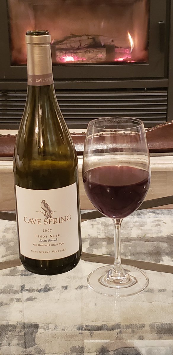 CaveSpring's tweet photo. When getting old is appreciated and applauded #backvintage #pinotnoir #estategrown #cavein https://t.co/MEK6Aoctkt