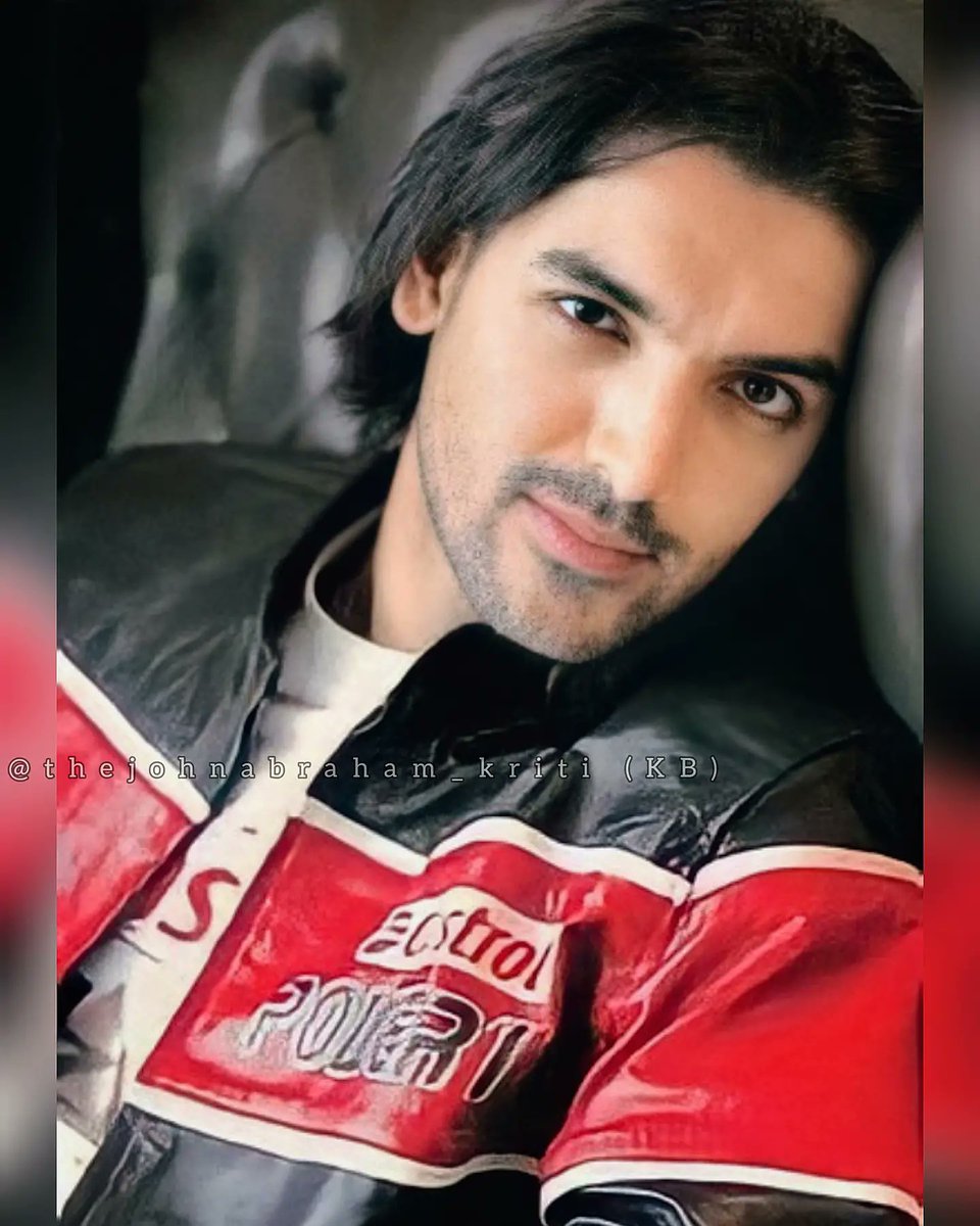 John_abraham_KB's tweet photo. 𝐀𝐁𝐒𝐎𝐋𝐔𝐓𝐄𝐋𝐘 𝐌𝐄𝐒𝐌𝐄𝐑𝐈𝐂❤️😍
Ufff!!!Look at him
It's jst too cute to Handle with @TheJohnAbraham 💞🙈🌹
#CutenessOverloaded #ThrowbackTuesday #Dhoom #Blastfromthepast #MesmericLook #Handsomeness #LongHairLook #GoodOldDays #MagicalGoodLook #JohnAbraham #KritiKB https://t.co/3CwW7aZabc