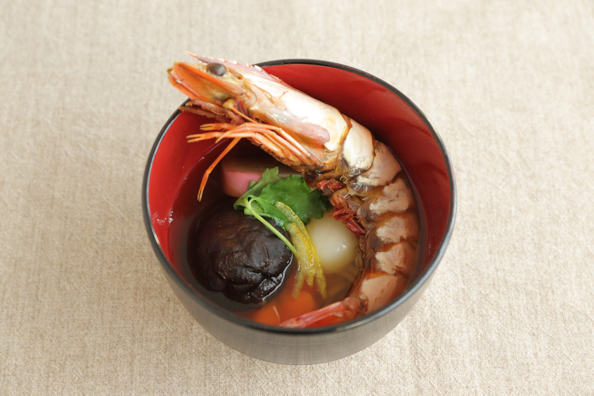 農林水産省 日本各地の お雑煮 鹿児島県 さつまえび雑煮 正月ん三が日に食べっど エビは長寿 里芋は子孫繁栄 ほいで まめまめ しく元気で働っがでぐっごん豆もやしがどっさい使うっとが特徴やっど T Co Phv91o24a1 うちの郷土料理