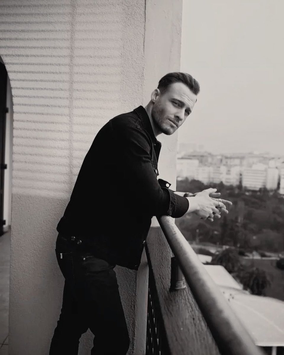 Kerem Bürsin Spain's tweet "Kerem Bürsin, quién se