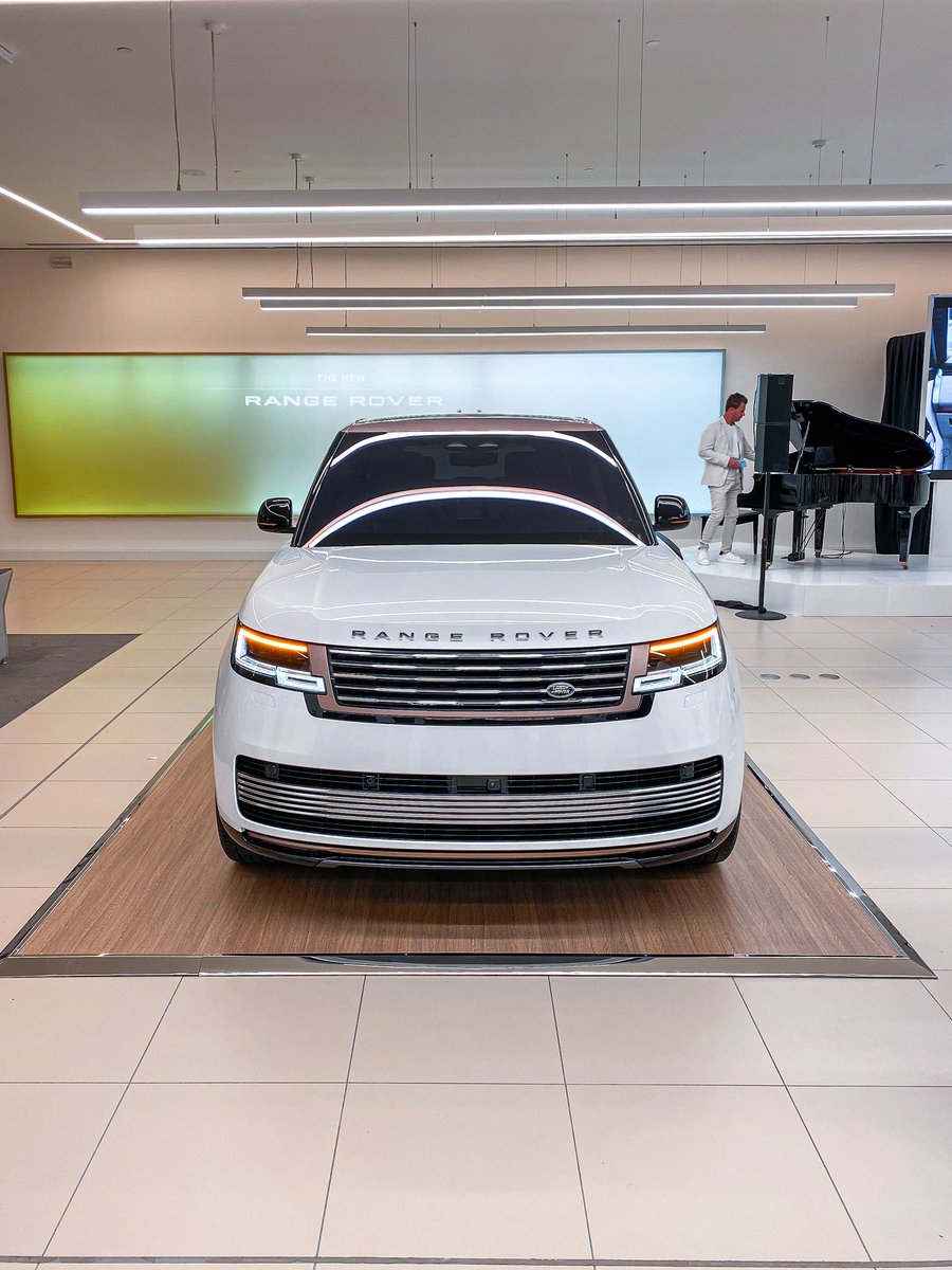 ofehaid's tweet photo. Range Rover Vogue 2022 https://t.co/Zj6HHIHl56