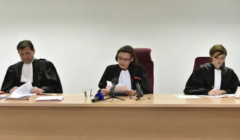 Planetes360's tweet photo. ALERTE INFO ! Coup de Théâtre en Belgique : La Justice SUSPEND le Pass Sanitaire et Inflige 5000 Euros d’Amende au Gouvernement Wallon ! https://t.co/swVD2yfyRD https://t.co/ELNOCFELgM