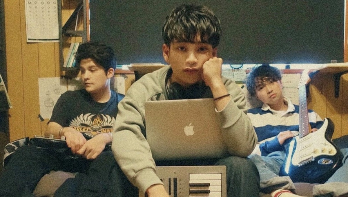 2DayOnTheRadio

guest hosting @MBEKCRW

<a href="/iamladyblkbird/">Lady Blackbird</a>
<a href="/egoapartment/">ego apartment</a> (pictured)
@Harpista
<a href="/___gabriels/">Gabriels</a>
<a href="/themarias/">The Marías</a>
<a href="/jaylakaimusic/">Jayla Kai</a>
<a href="/RodniTweets/">PawPawRod</a>
@GretelHanlyn
<a href="/wetlegband/">Wet Leg</a>
@meskeremmees
<a href="/BCTTBC/">Bulgarian Cartrader</a>
<a href="/emilemosseri/">emilemosseri</a>

9a-12n PT <a href="/kcrw/">KCRW</a> app + kcrw.com