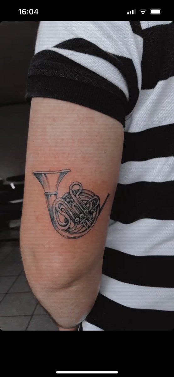 raucord's tweet photo. Nuevo rayón
#tattoo #french #horn #frenchhorn #art #tattooart #musician #player #fhorn https://t.co/3vVOzbNV82