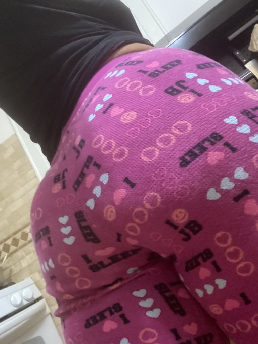 Watch The 1 & Only Enchantress Sahrye Booking FetCon 25's leaked NSFW photo on TwXstars