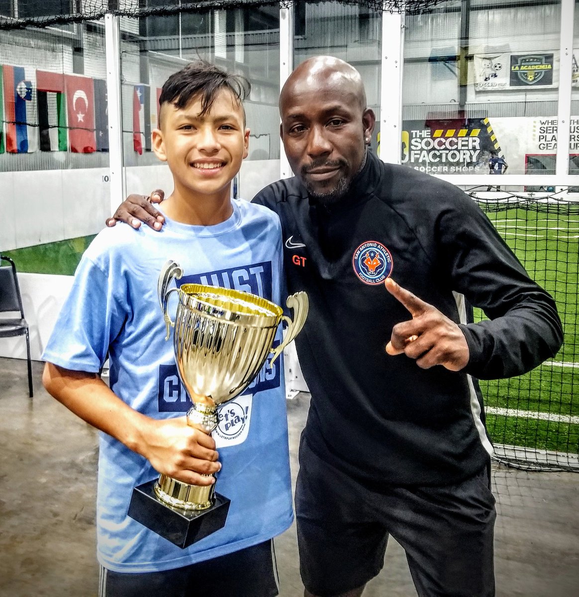CadenMorrisGK's tweet photo. Best coaches/trainers in my life...thank you for always pushing me to be the BEST! ⚽️🙏🔥
#CoachIgor    #CoachSean #CoachGaryTucker https://t.co/jv3PCBeUzk