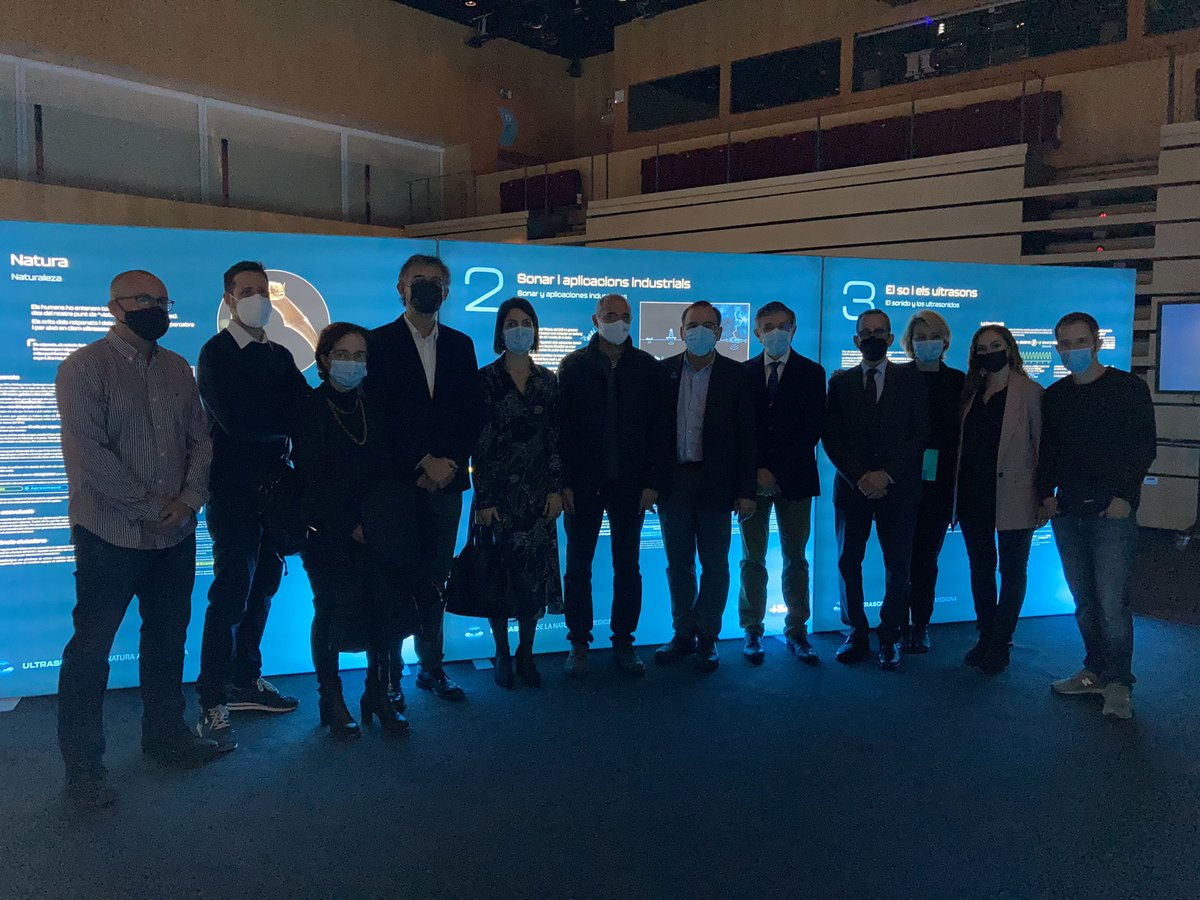 Aquest matí el Dr. <a href="/Joanxcomella/">Joan Comella</a>, director del #VHIR, i el Dr. Albert Salazar, gerent de <a href="/vallhebron/">Vall d'Hebron</a>, entre d’altres representants de l’hospital i col•laboradors, així com Valentí Farràs director de <a href="/CosmoCaixa_CAT/">Museu de la Ciència CosmoCaixa</a> han inaugurat la mostra Ultrasons, de la natura a la medicina.