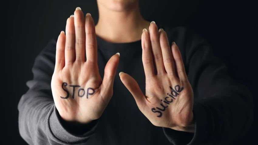 Seferman's tweet image. Podríais dos seguidores copiar y volver a publicar este tuit? Intento demostrar que siempre hay alguien ahí, especialmente en esta época del año. Contra el suicidio, llama al 717 003 717 (Teléfono de la Esperanza).
Al menos dos. Copia, no RT.
Cuidemos los unos de los otros