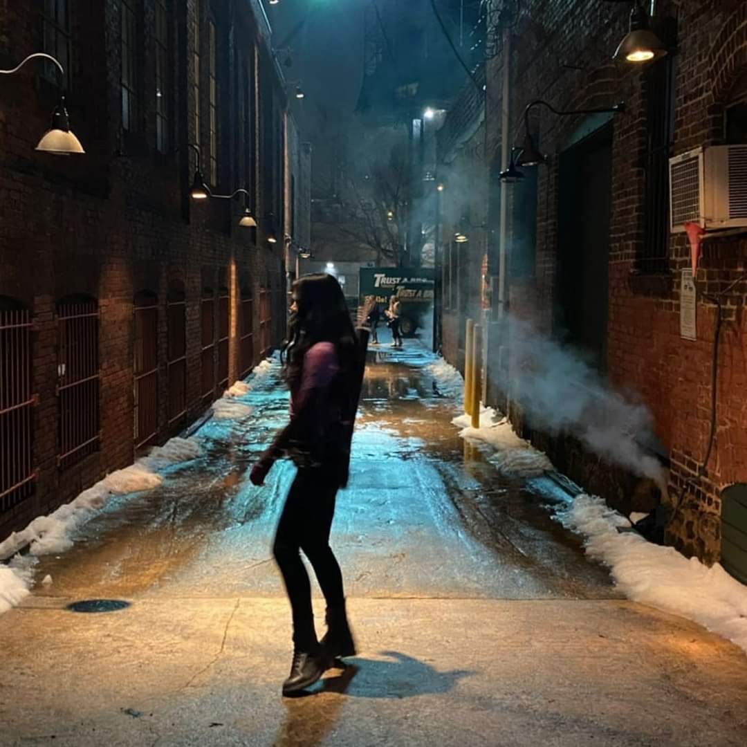 DisneyPlusMarve's tweet photo. 💜 Check out some BTS shots from the Disney+ series #Hawkeye 

#HaileeSteinfeld | #DisneyPlus | #MarvelStudios | #JeremyRenner | #DisneyPlusMarvel | #Hawkeye https://t.co/gNMZFR4CNb