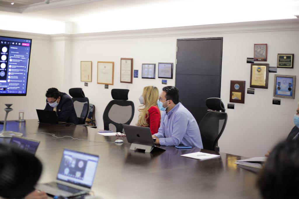 AnaMariaAljure's tweet photo. Es importante resaltar que en la experiencia y capacidades técnicas, es indispensable que uno de los contratos sea específico en actualización catastral y uno o más contratos en formalización de la propiedad rural. https://t.co/4a4LGQzJa6