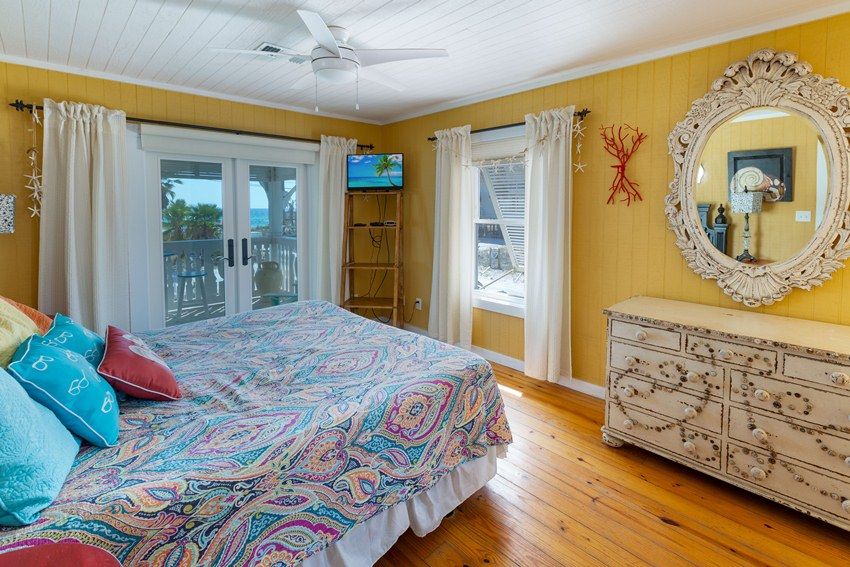 margaritatime98's tweet photo. unique #location &amp; #stunning #views.
#Beach98.com #oceanfront
#beautiful beach https://t.co/CGsVM4HFNg
