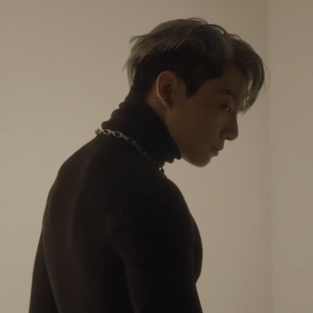 freakyjeons's tweet photo. Fuck so strong🥲 daddy please fuck me against the wall and rip apart my pussy🥵 https://t.co/Nn31yib4VS