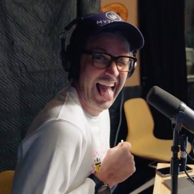 This_Be_Ev's tweet image. The BTS of #LDAT was such a treat! Not only did I enjoy seeing all the hard work put into creating each episode, but the whole thing ended with this classic Link Neal face; the cherry on top of the #Mythical icecream sundae!