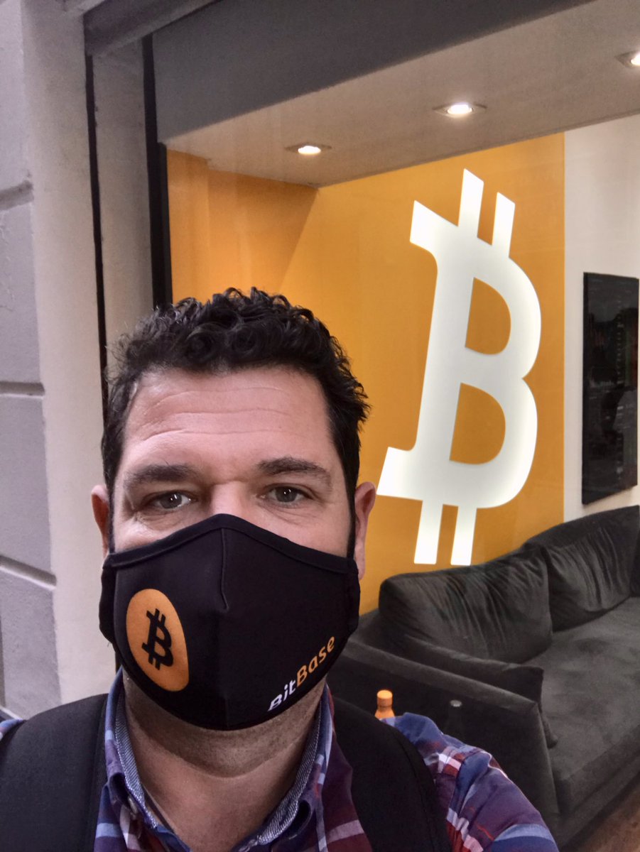 ionlarregui's tweet image. Visita a mis compañeros de @Bitbase_es en Valencia disfrutando de maravillosos momentos y preparando nuestro fantástico próximo año 2022.

🏧 #BitBase #cajerobitcoin #atmbitcoin #Cajerobitcoinmurcia