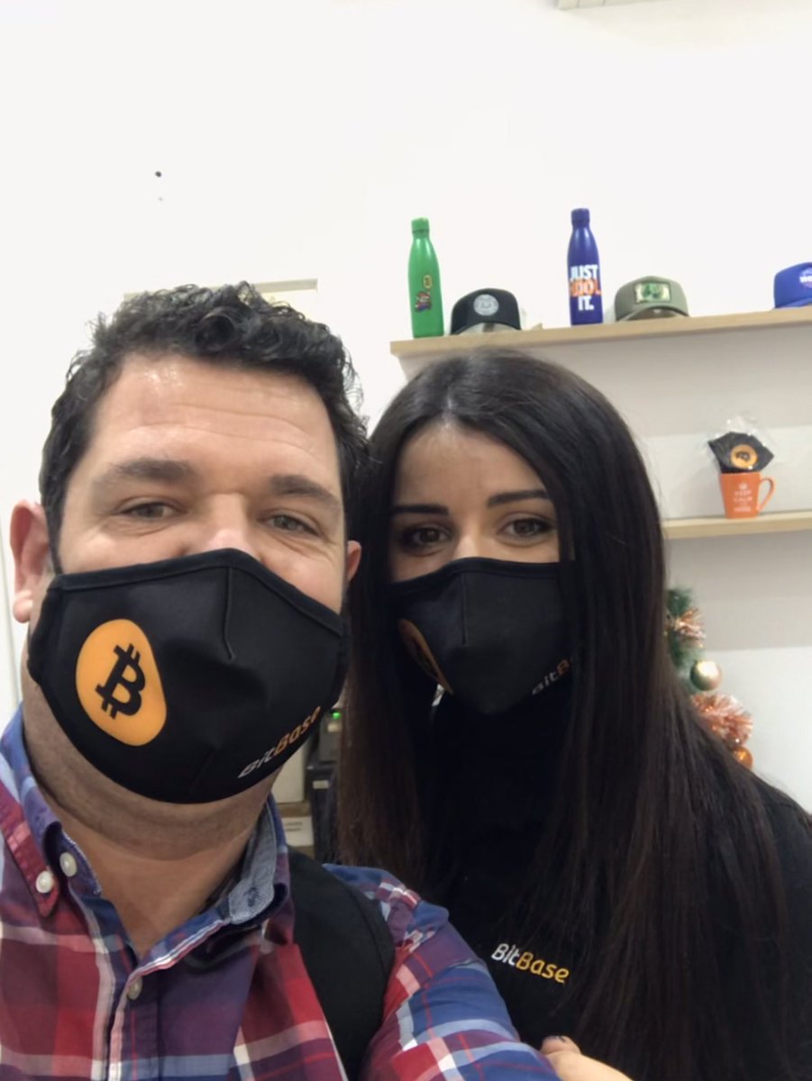 ionlarregui's tweet image. Visita a mis compañeros de @Bitbase_es en Valencia disfrutando de maravillosos momentos y preparando nuestro fantástico próximo año 2022.

🏧 #BitBase #cajerobitcoin #atmbitcoin #Cajerobitcoinmurcia