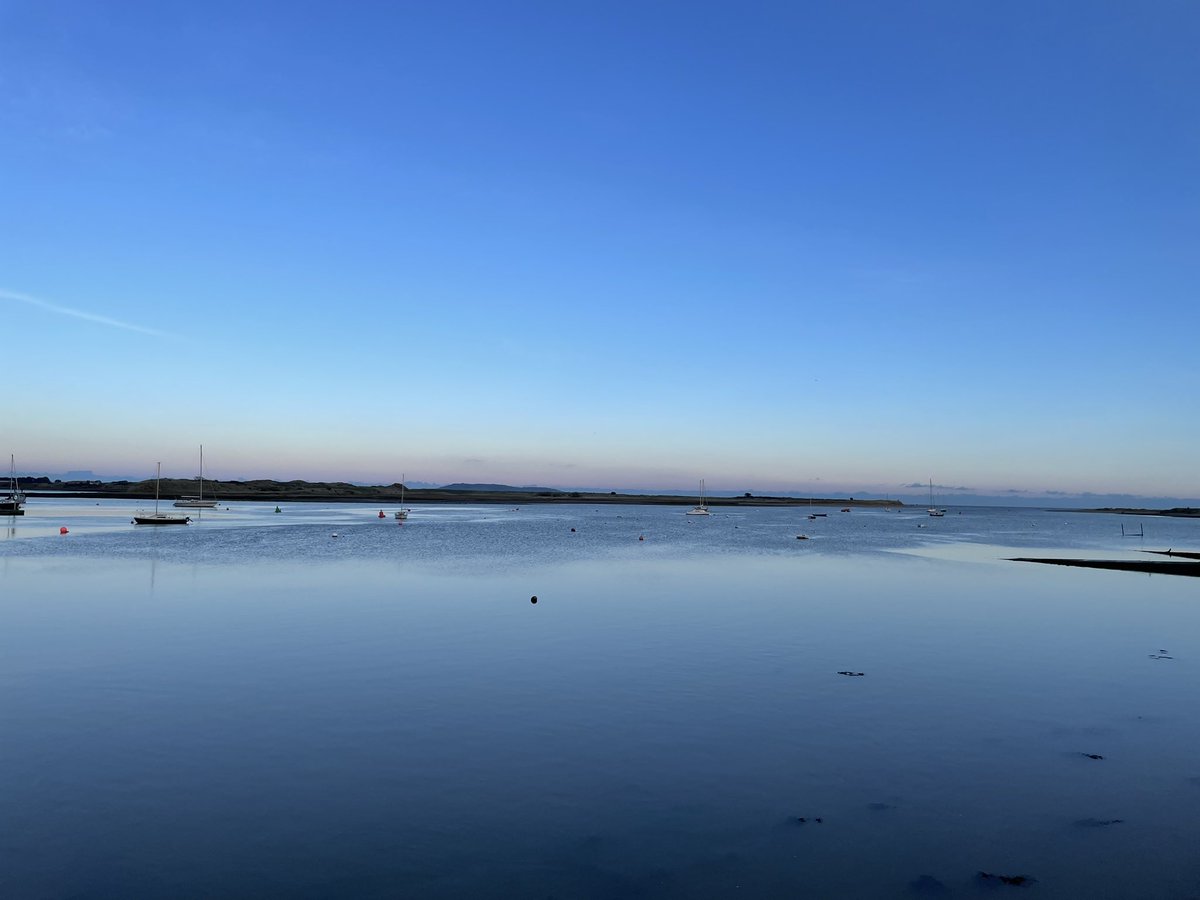 loreillysf's tweet photo. My photo can’t really do justice to how lovely #Malahide looks today @LoveFingalDub @enjoymalahide
Gorgeous walk & some delicious treats from #TheFishShack https://t.co/bKuBeYR6Jm