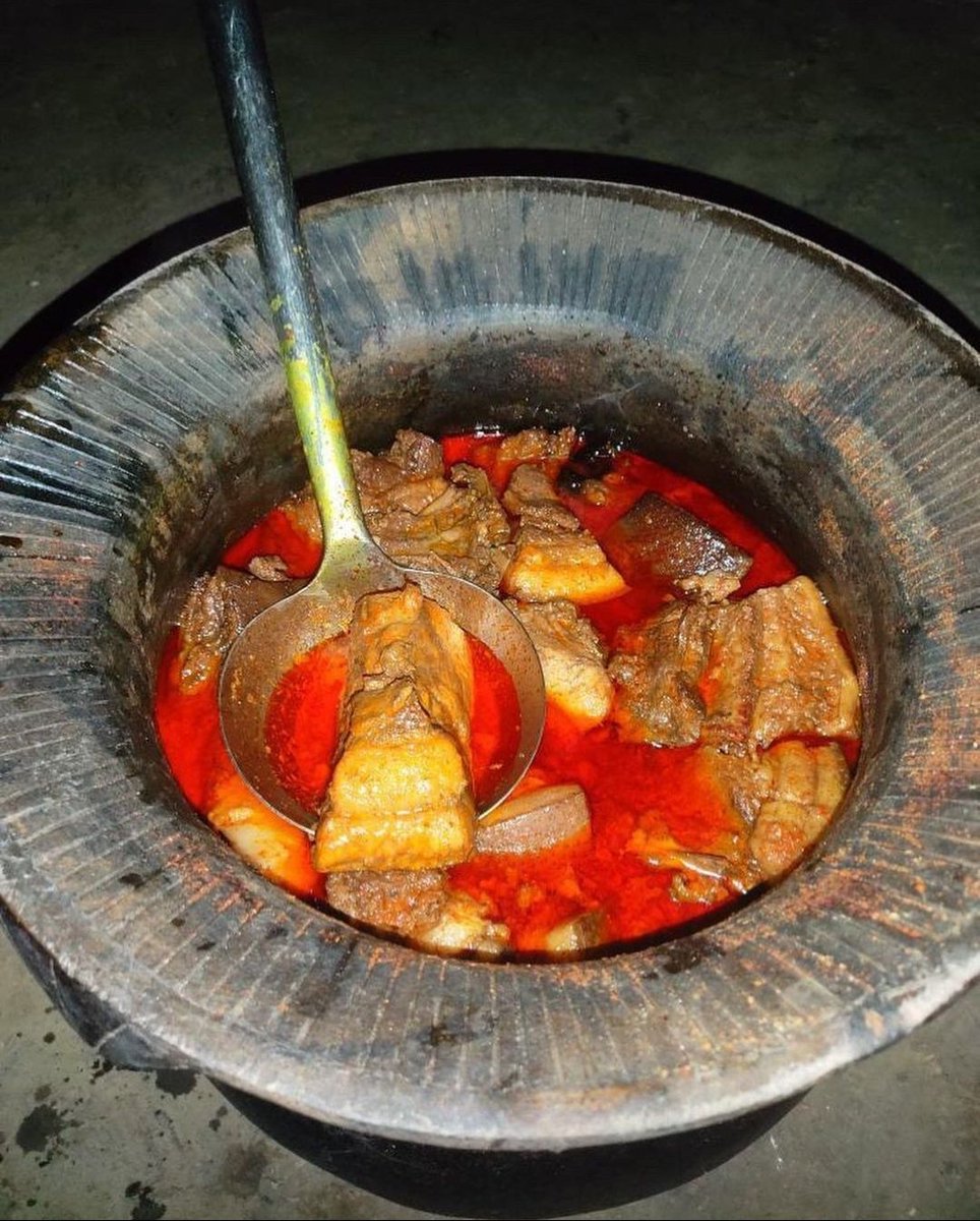 Kinfolknmj's tweet photo. A famous Tangkhul dish, pork curry cooked over night  in an earthen pot .
Picture Credit: Iram Tangkhul 

#kinfolk #tribesofindia #tangkhul https://t.co/Rz5vAF1G9J