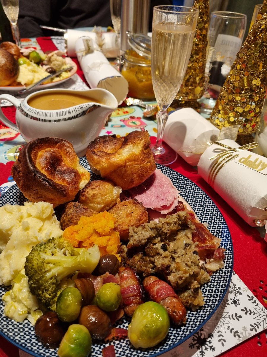 Christmas Main Course - a traditional Turkey &amp; Gammon with all the trimmings. #food #foodie #foodpics #foodies #foodblogger #foodlover #chef #cheflife #christmasfood #christmas #traditional #jamieoliver #jamesmartin #jacksteinchef <a href="/jamieoliver/">Jamie Oliver</a> <a href="/jamesmartinchef/">James Martin</a> @jacksteinchef