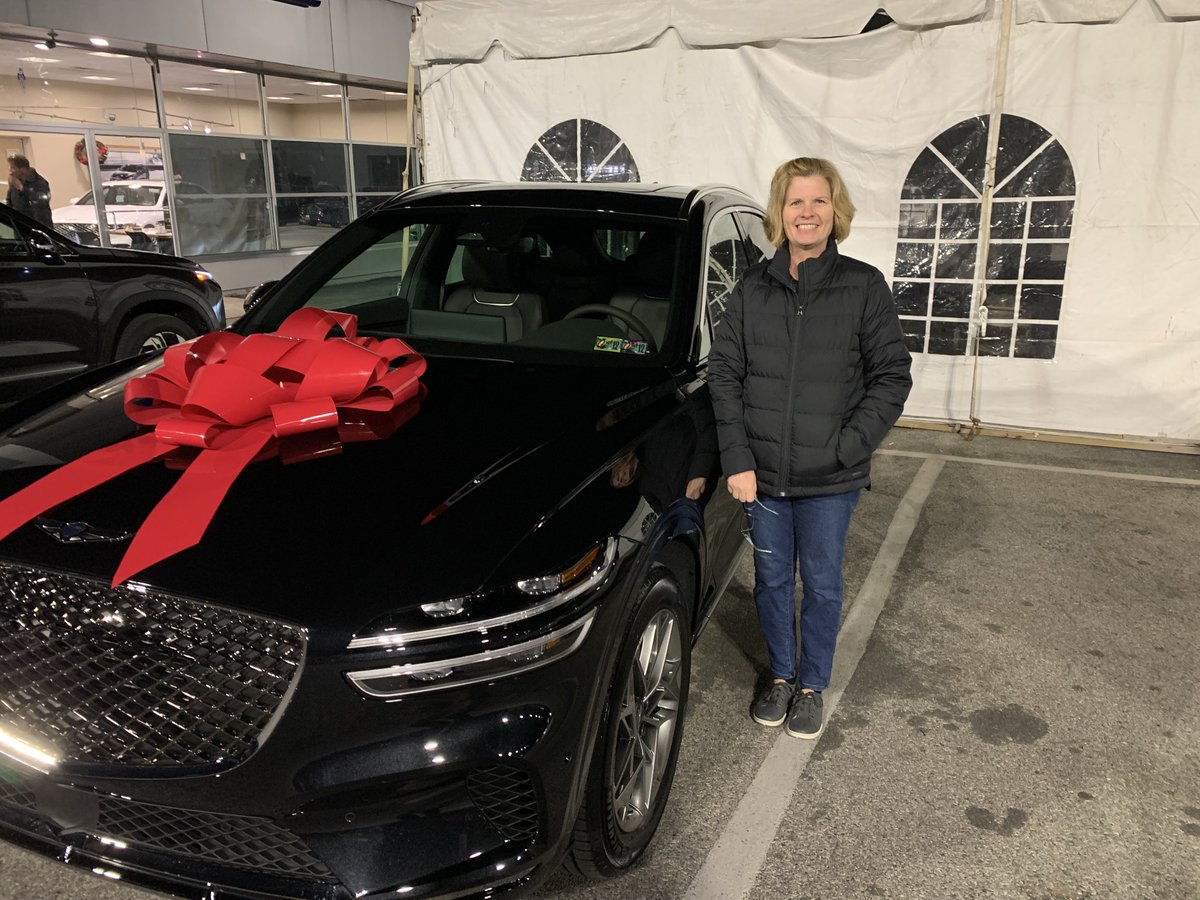 ColonialGenesi1's tweet image. As a Christmas gift to her husband, Deirdre bought a brand new 2022 @GenesisUSA GV70 Advanced.
We hope he loved the gift!

Product Specialist: Anthony Holohan

#genesisofdowningtown #Genesis #GenesisGV70 #GV70 #2022GenesisGV70 #luxury #luxurycar #luxuryvehicle #luxurySUV