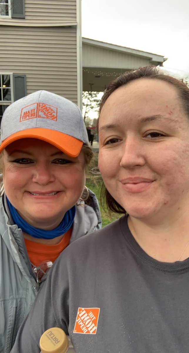 BackSammie's tweet photo. Team Depot helping out with clean up @THD2301 @JaelynnDerrico2 @jnny_hd @DaveRidenour4 @4Bengals @KevinZ_THD @EldredPeterson @Kimmeye1 https://t.co/Em3niAjXZE