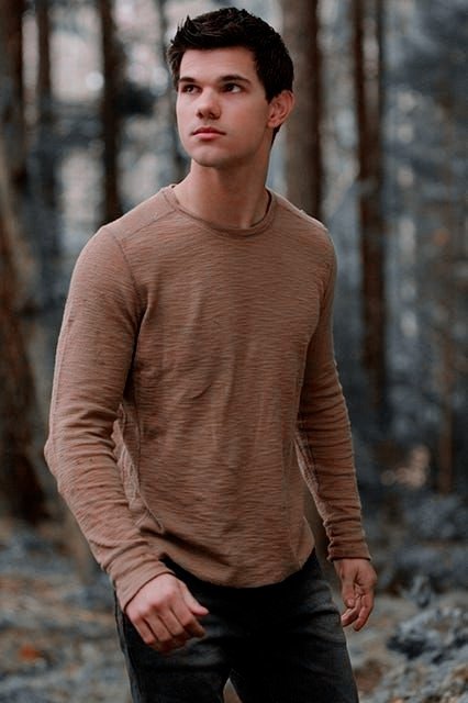 𝐒𝐄 𝐁𝐔𝐒𝐂𝐀 📣 
— 𝘑𝘢𝘤𝘰𝘣 𝘉𝘭𝘢𝘤𝘬

➤ 𝗔𝗰𝘁𝗶𝘃𝗶𝗱𝗮𝗱 (𝗡𝗼 𝟮𝟰/𝟳 𝗽𝗲𝗿𝗼 𝗻𝗼 𝗮𝗯𝗮𝗻𝗱𝗼𝗻𝗮𝗿. ) 
➤ 𝗧𝘄𝗶𝗹𝗶𝗴𝗵𝘁- 𝗕𝗿𝗲𝗮𝗸𝗶𝗻𝗴 𝗗𝗮𝘄𝗻 𝗜𝗜 
➤ 𝗙𝗖 𝗼𝗳𝗶𝗰𝗶𝗮𝗹 𝗱𝗲 𝗹𝗮 𝘀𝗮𝗴𝗮 

𝑴𝒂𝒔 𝒊𝒏𝒇𝒐𝒓𝒎𝒂𝒄𝒊ó𝒏 𝒂𝒍 𝑫𝒎

↺ &amp; ♡