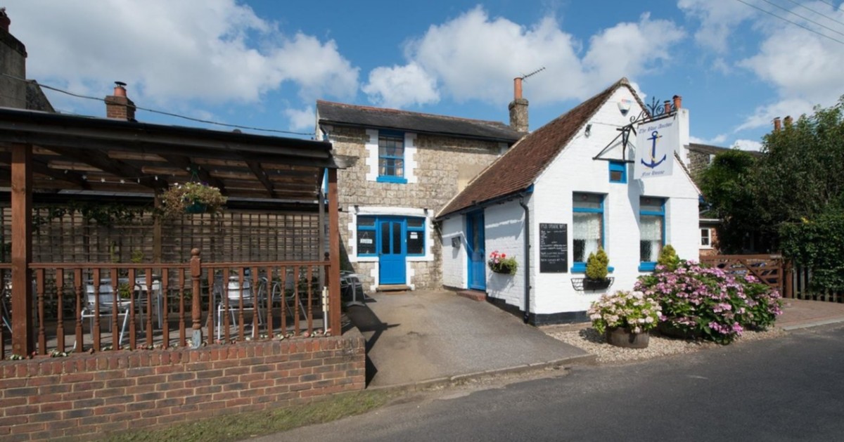MilesandBarr's tweet photo. Make your dreams of being a pub landlord come true ✨
This unique commercial lettings opportunity could see you running a quaint pub in #Ashford.
Find out more: https://t.co/UJJeCTysVn
#milesandbarr #Kent #commercialproperty #pubowner #businessopportunity #kentestateagents https://t.co/orj07dyHTF