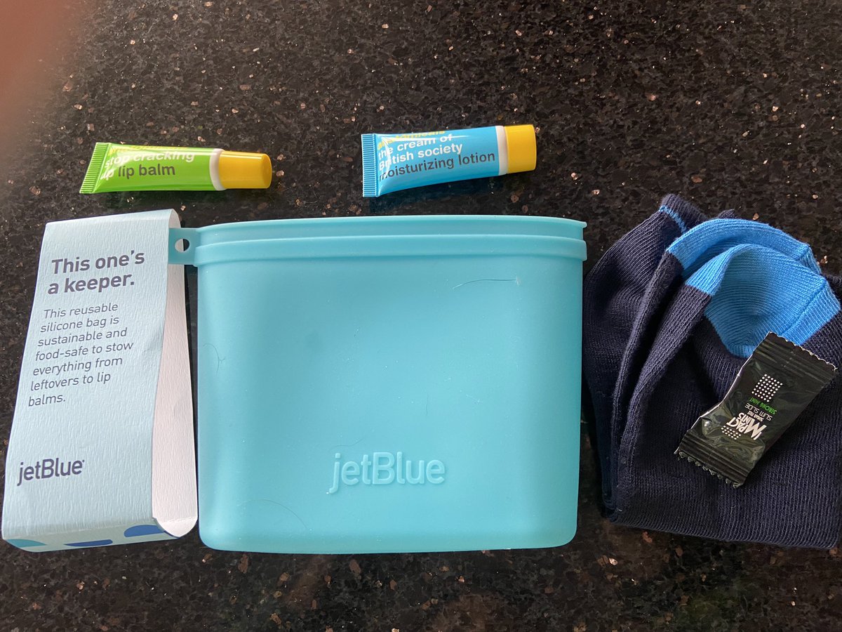 roopaonline's tweet photo. Nicely done, @JetBlue - from @sree’s London trip. We’ve been using these at home for a while and love them @Ziptopcontainer. #NoWaste #Sustainability #youunderstoodtheassignment https://t.co/QIbotklCrw