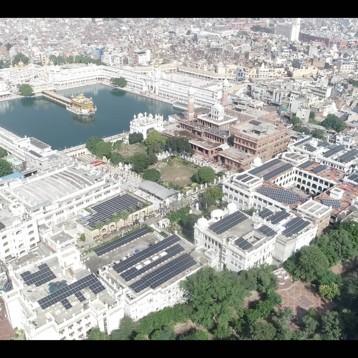 hartekgroup's tweet photo. Glimpses of the 525KW Solar Power Plant at Golden Temple, Amritsar commissioned by Hartek Solar! We are extremely grateful and feel blessed to have got this opportunity 🙏
#solarinindia #solarsystem #goldentemple #amritsar #goldentempleamritsar #amritsarnews #hartekgroup #hartek https://t.co/1hyCrt8BoS