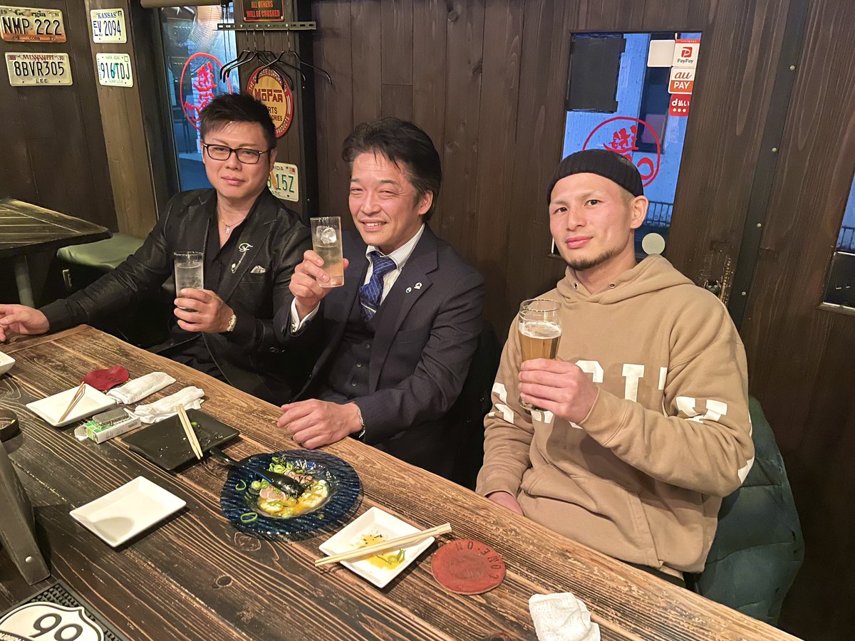 nave_mma's tweet photo. 櫻井会長、前川会長と奈良の夜🍻✨
#GLADIATOR #GRANDSQUARE https://t.co/8HxfFJnlzw