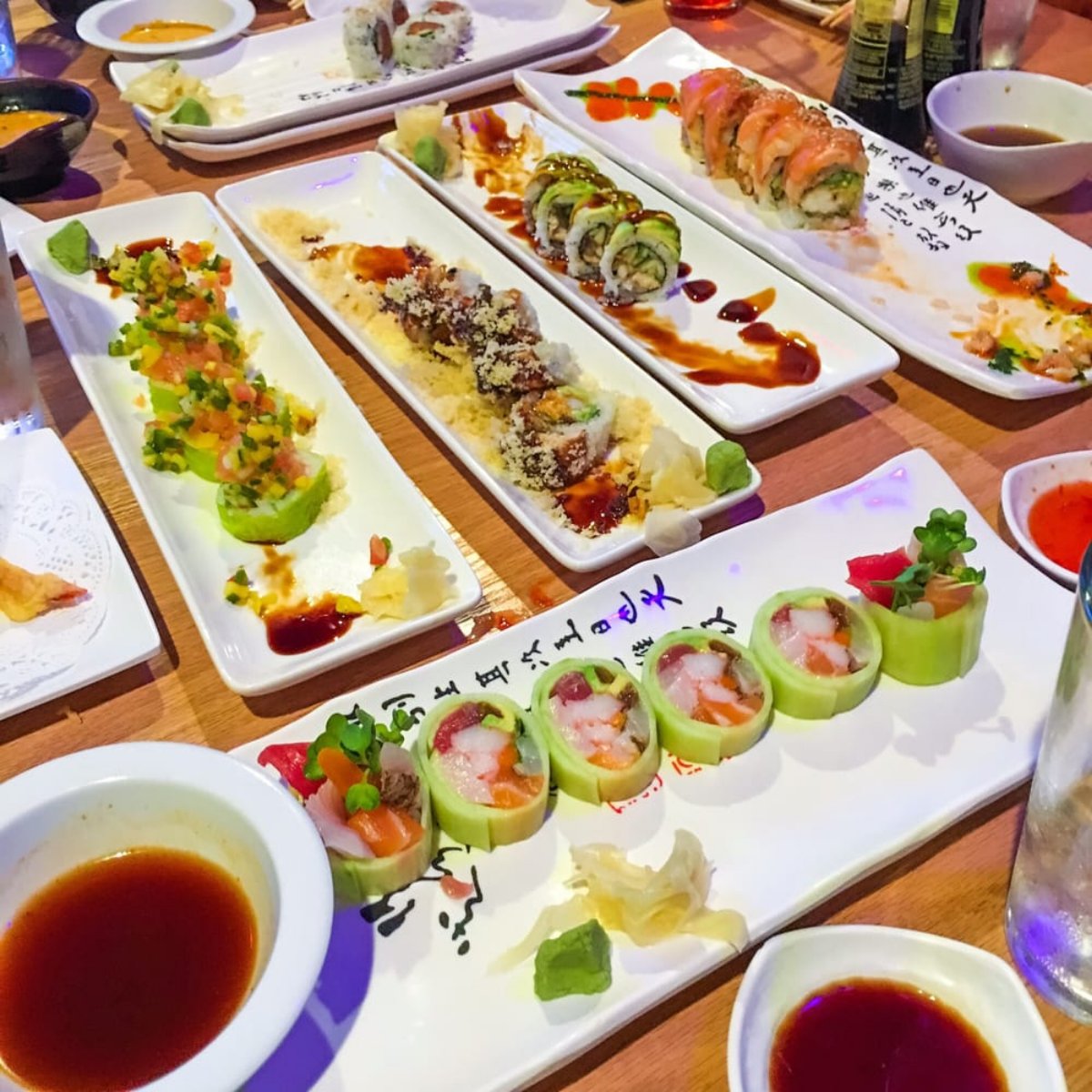 Bochosushilv's tweet photo. Out with the old doesn’t mean you have to give up your favorite restaurants! We can’t wait to help you celebrate the New Year with all of us here at Bocho Sushi. https://t.co/DK7us3s97W