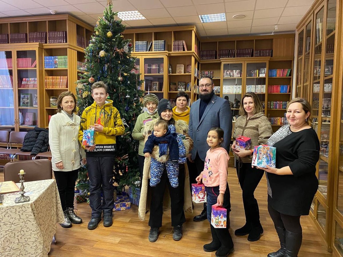Новый год-это праздник добра! 
Вместе с <a href="/ragimov063/">Анатолий Рагимов</a> передали  Обществу инвалидов Самарского района подарки, для детей с ограниченными возможностями здоровья. Желаем, чтобы новогодняя сказка пришла к каждому ребёнку🎉
 #Самара  #Самарскийрайон #ЕдинаяРоссия #депутатрагимов