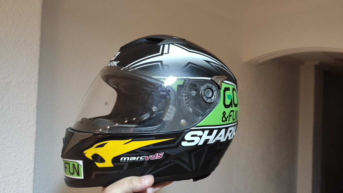 il_Oscuro's tweet photo. @MartinoMoto @MotoGP Ese casco protege mi cabeza diariamente desde hace unos cuantos años 😜 https://t.co/j3iA35aQJv