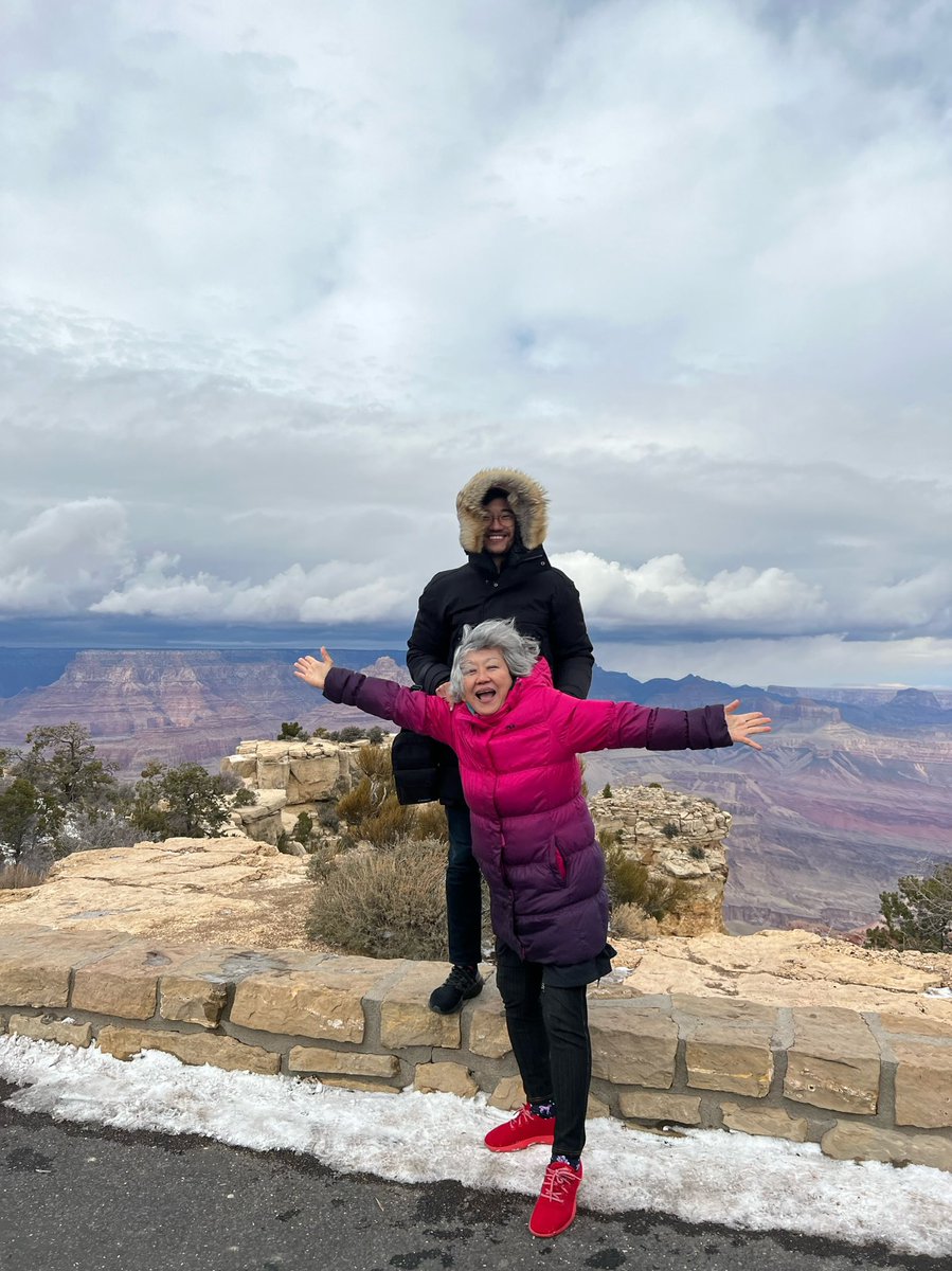 A2MMother's tweet photo. Scene: cold and windy day at The Grand Canyon…

Mom: I heavy. I’m not going to flying.

End Scene.

📷: @dchadreed 
#accordingtomymother https://t.co/FSB9HoSTUD