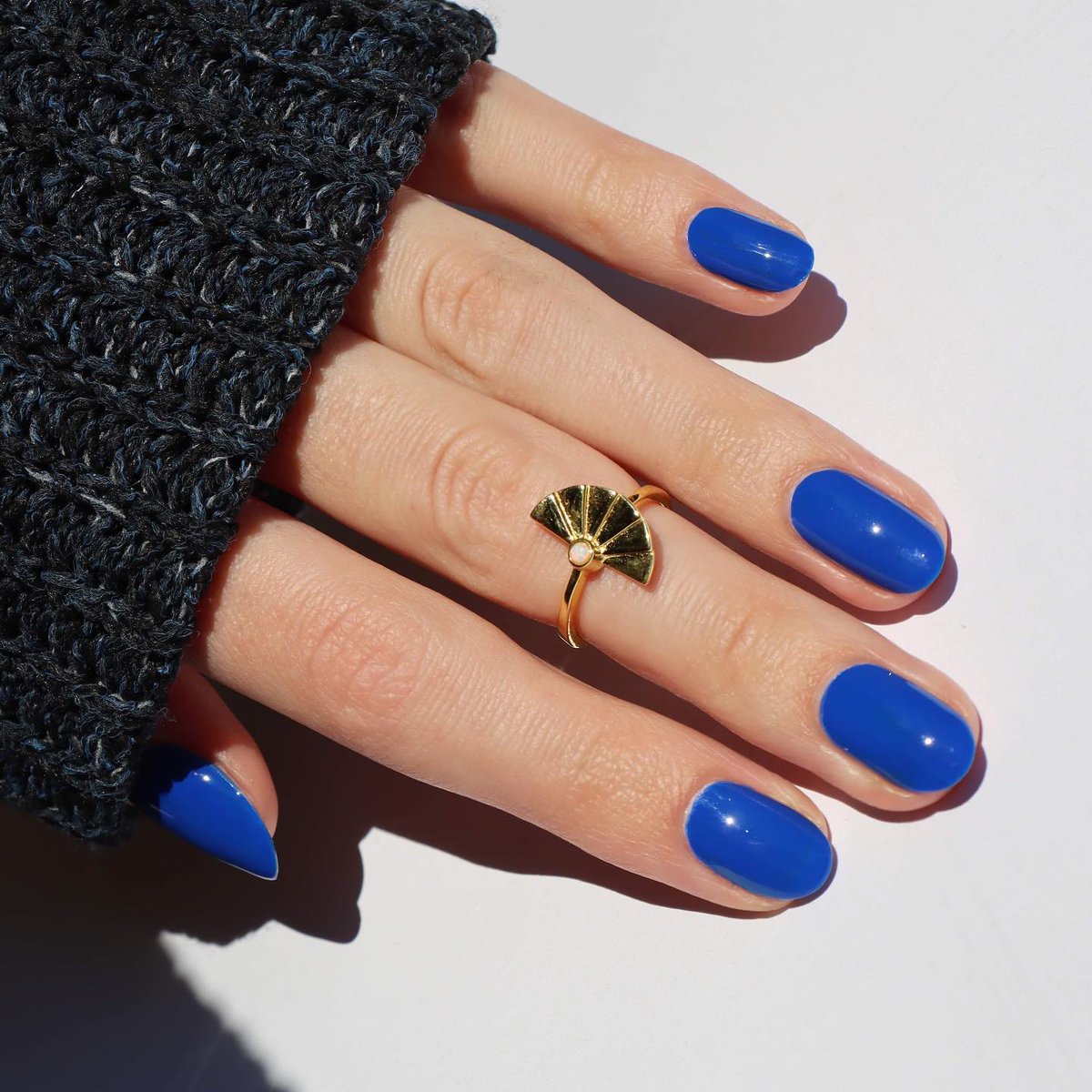 OPI_PRODUCTS's tweet photo. It's almost that time to #RingInTheBlueYear! Get ready with this vibrant blue mani! 💙
By: @nailpolishsociety
Shop here: https://t.co/mmHM5zr2wt https://t.co/WSDCrcyuL6