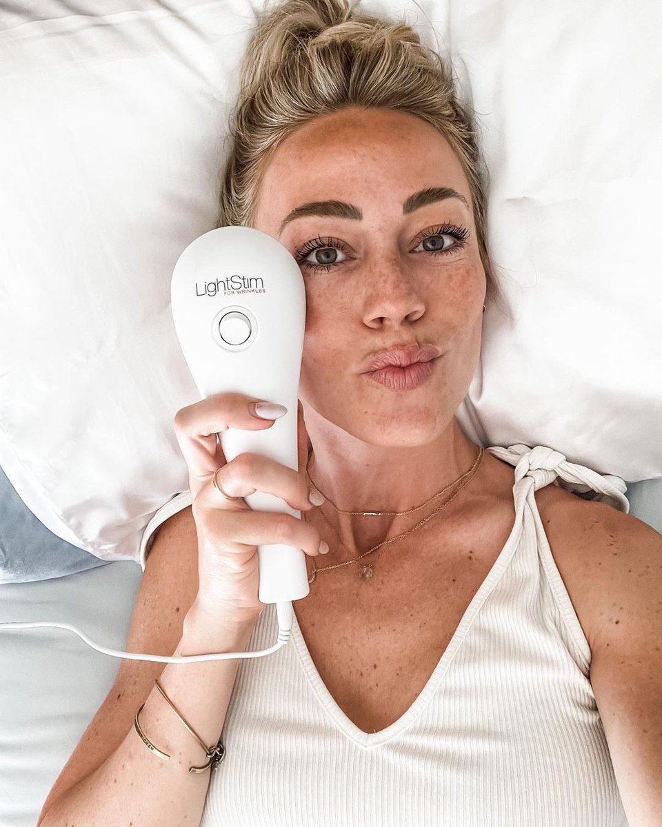LightStim's tweet photo. "I’ve only used my LightStim a few times and I’m already noticing a difference in the texture under my eyes." - @ms.katieanne
Comment below if you got a LightStim for the holidays! 👇🏼
#GetYourGlowOn #LightStim https://t.co/uOoSinZqP6