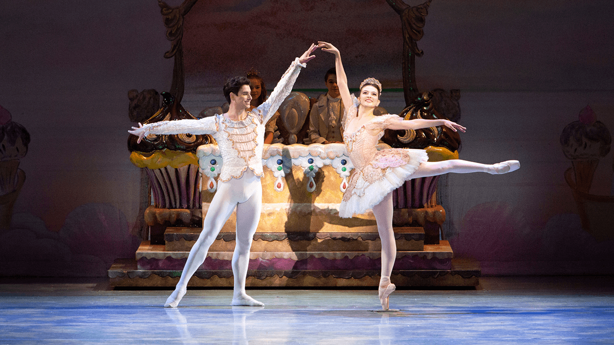 phila_ballet's tweet photo. Is there anything more beautiful than the Sugarplum Fairy and Her Cavalier? See you in The Land of Sweets! 🍭

📷: Alexander Iziliaev
🩰: Sterling Baca (@sterlingbaca) and Sydney Dolan (@SydneyDolan)
🎭: @KimmelCC 

#PhiladelphiaBallet #PhillyBallet #LandofSweets #TheNutcracker https://t.co/hEJKZk73QX