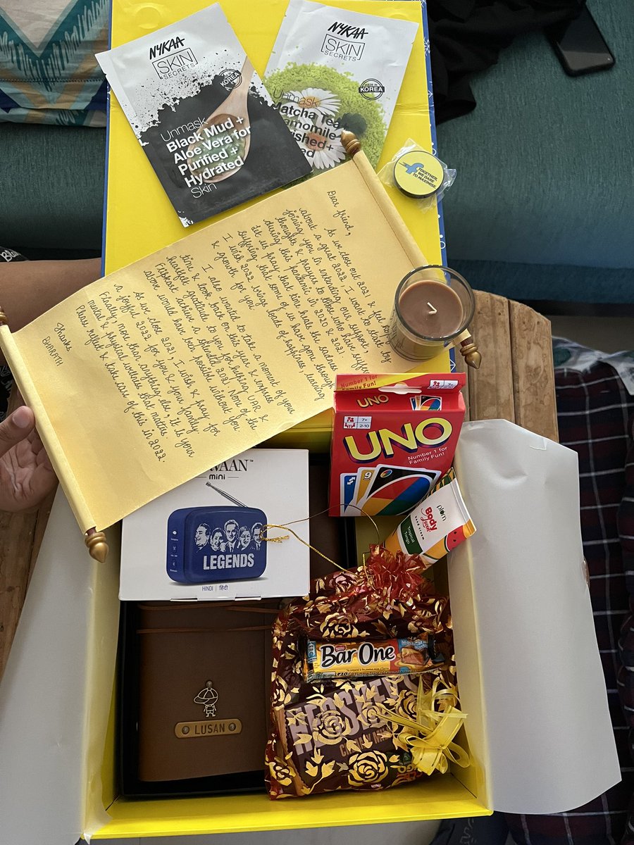 daslusan's tweet photo. Thank you @Flipkart @WorkAtFlipkart for the most beautiful gesture before ending this new year! Indeed 2020 and 2021 has been challenging in so many different ways,but Flipkart has been committed to make us feel healthy and safe mentally and physically. Cheers 🥂 
#lifeatflipkart https://t.co/KwfQtUf908