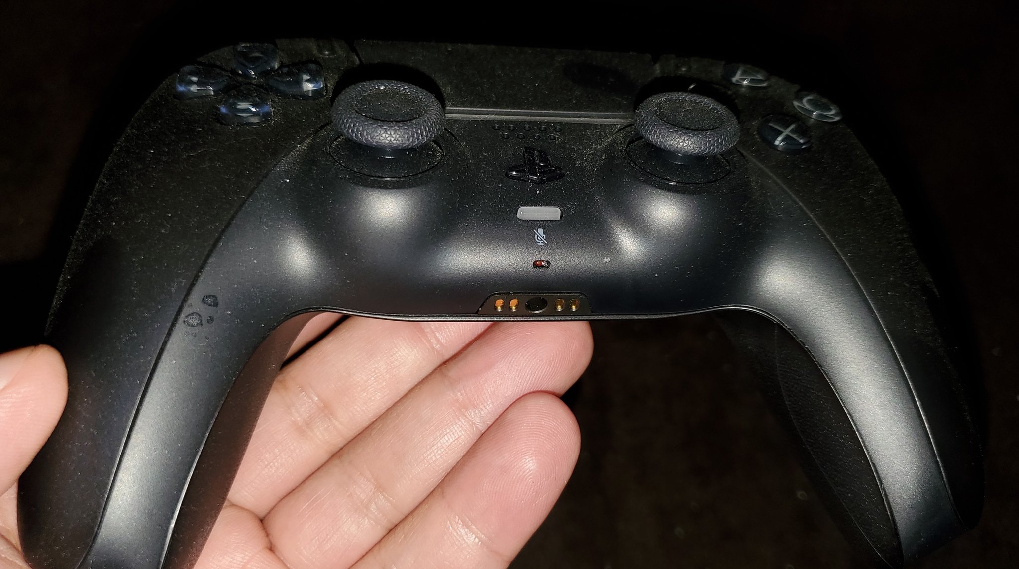 FHtbwcmXwAgdK9a?format=jpg&name=large