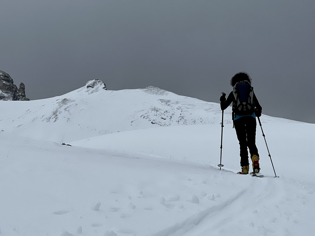 jaumejubert's tweet image. Això de l’ #esquídemuntanya va de la recompensa de la traça ben feta, que és l’oportunitat de fer-ne més, o algo així deia en Jonas Salk…
Tête de la Pied Gros 2.305m, en volta circular, +/-1.000m,  15km.
@cegesqui #Dévoluy i el cim? com una trobada íntima amb l’inefable absolut!