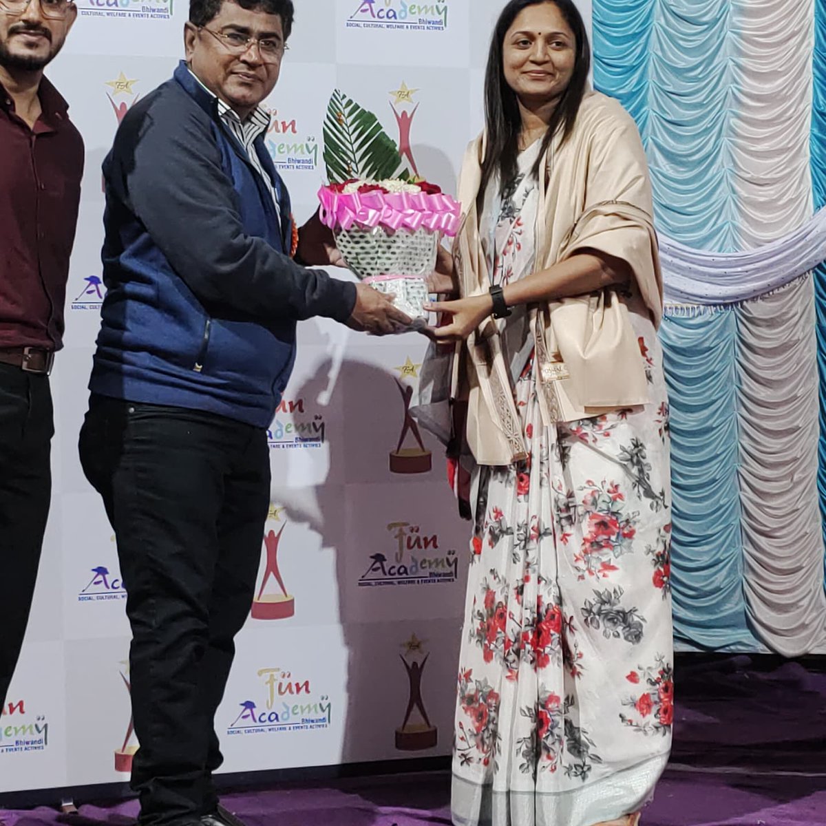 Drswatisingh29's tweet photo. Heartfelt thanks to #FunAcademy who recognized my work which I do for my sisters , not only on covid , I work for my sisters in every situation and will continue to do it, I do nothing different, only work for humanity, thank you again to all my helping hands
#Zindabad✊🏻 https://t.co/Unqc7Cd6U6