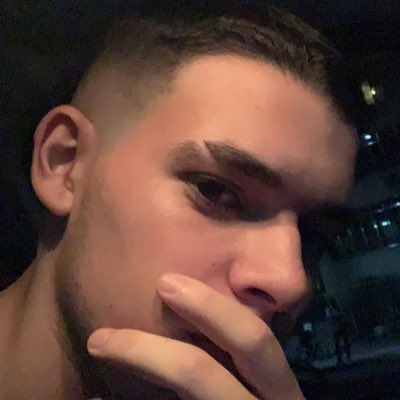 Feebichara's tweet photo. #NovaFotoDoPerfil https://t.co/vfz449ixxQ