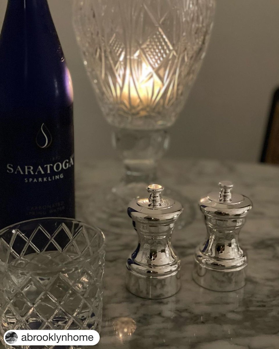 💙#Repost @abrooklynhome with @get.repost
・・・
Table for two