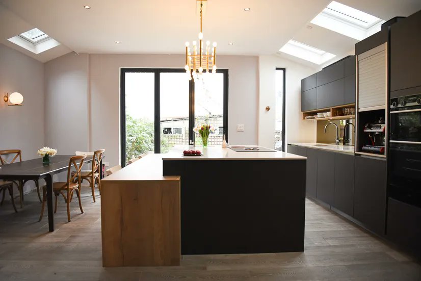 Ruach Kitchens tweet media