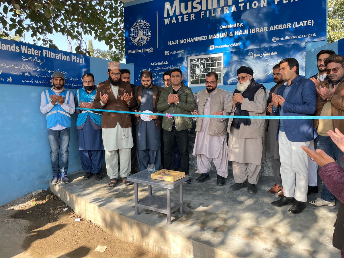 MuslimHandsMRP's tweet photo. #WashActivities🚰
Deputy Commissioner Bhimber Raja Qaisar Aurangzeb inaugurated two water filtration plants set up by Muslim Hands. A large population will benefit by the activation of these two Water Filtration Plants near DHQ Hospital and DHO Office.
#updates #Pakistan #SDGs https://t.co/ADHoI69my4
