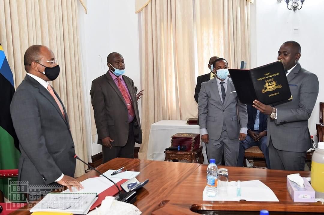 Jana Tarehe 27 Disemba, 2021 nilikula kiapo rasmi cha kuwa Mjumbe wa Tume ya Mipango Zanzibar. Kipekee nichukue fursa hii kutoa shukran zangu za dhati kwa Mhe Rais wa Zanzibar,  Dr Hussein Ali Mwinyi kwa kuendelea kuniamini. Ahadi yangu kwako Mhe Rais ni kuwa kamwe sitokuangusha.