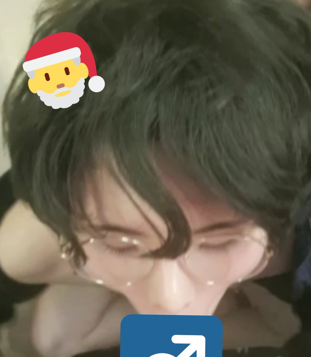 Ladyboy_VRC's tweet photo. 勘違いしないで~
アイス食べてるだけだから~😏
チュポチュポ~ｗ https://t.co/uKzI9fft5Y